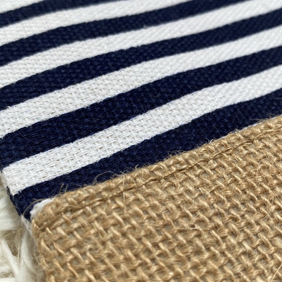 🎉HP🎉 A & O International Striped Wristlet 💗 White Navy & Tan - Picture 6 of 15